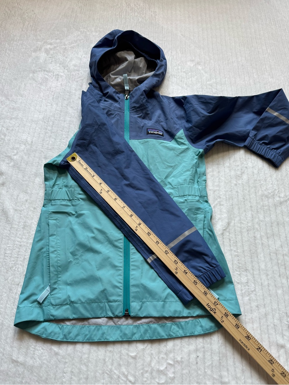 Patagonia Boys' Two-Tone Blue & Teal Raincoat - Picture 12 of 15